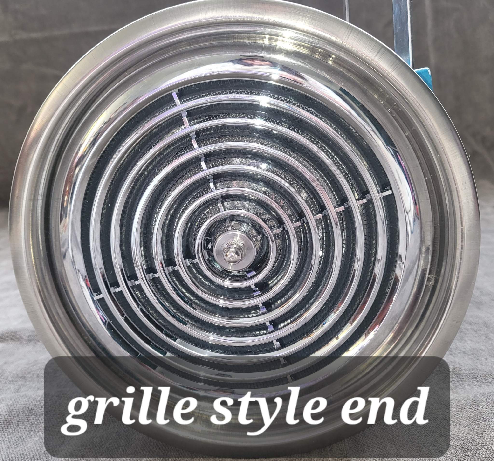 Grille-style rear end